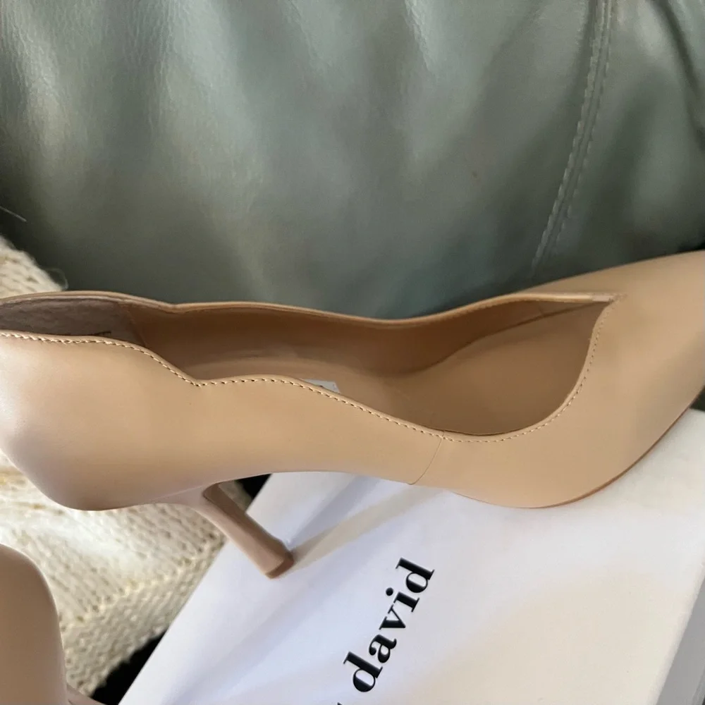 $120 Charles David INNOCENT Pointed Closed Toe STILETTO Heel LEATHER PUMPS 9.5 - Picture 4 of 17